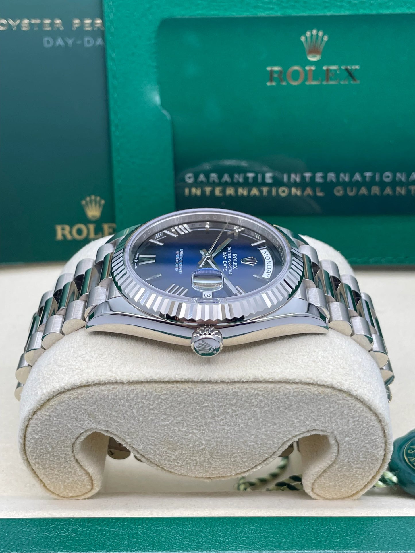 DayDate 40 White Gold Fond Blue